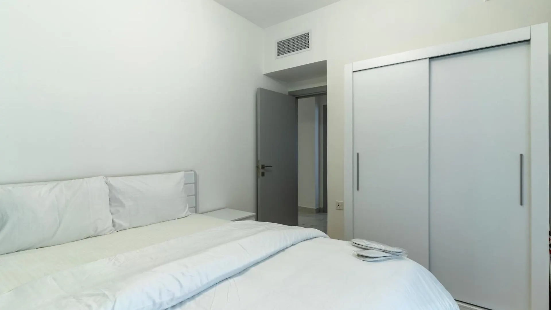 Dubai Marina - 2Bhk Luxurious Apartment