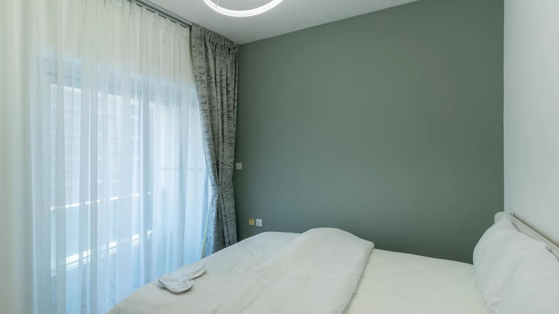 Dubai Marina - 2Bhk Luxurious Apartment